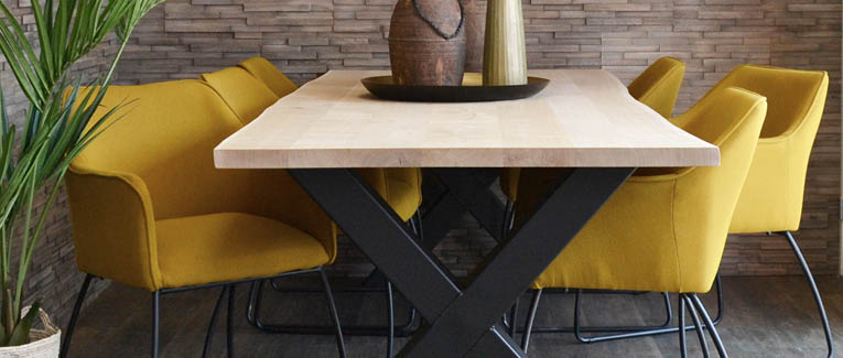 Individuelle Tische mit Tischplatten nach Maß